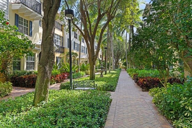 Building Photo - 1970 S Dixie Hwy