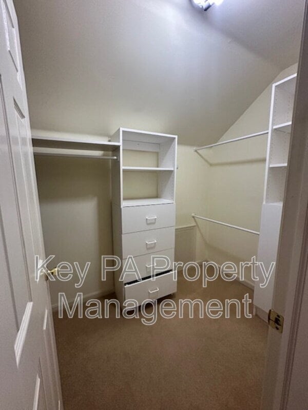 Building Photo - 16 Brookhollow Dr