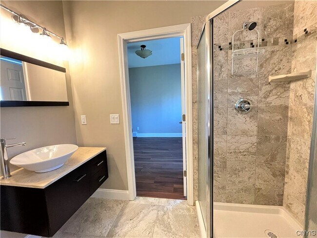 Building Photo - 5983 Paradise Cir