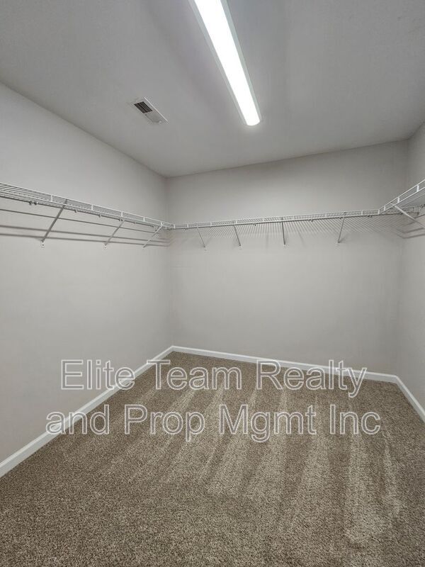 Building Photo - 9113 Rowe Ct