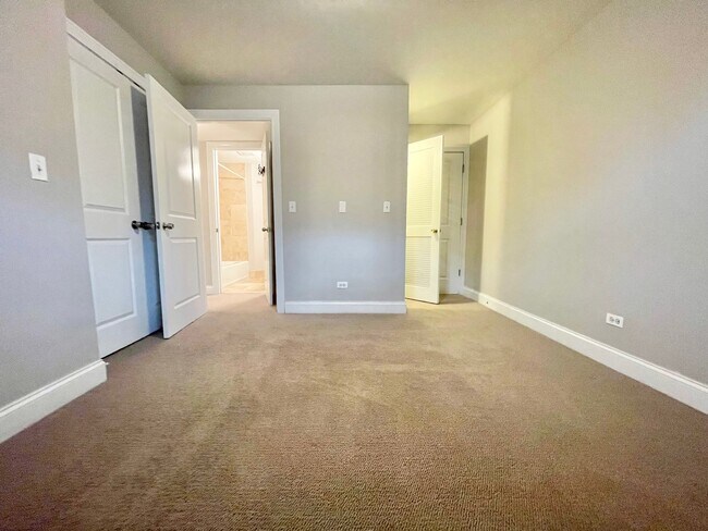 Building Photo - 2801 N Seminary Ave