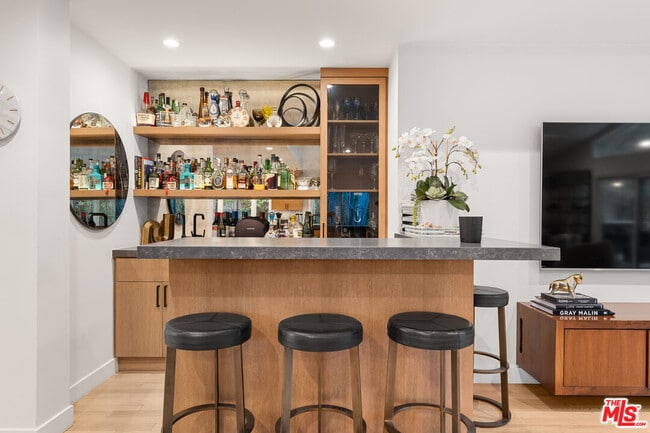 Building Photo - 3355 Alana Dr