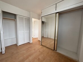 Building Photo - AVAILABLE NOW! 2 BED 1 BATH 1 COVERED PARK...