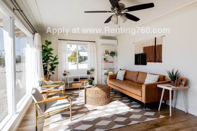 Building Photo - Lovely 3 Bed Home With Solar Panels!
