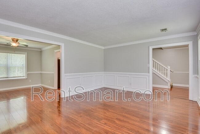 Building Photo - 493 Fairfield Way