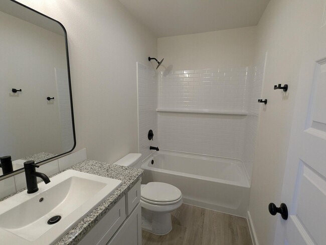 Building Photo - 2008 Cottonwood Ave