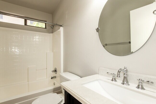 Building Photo - 8631 W Fargo Dr