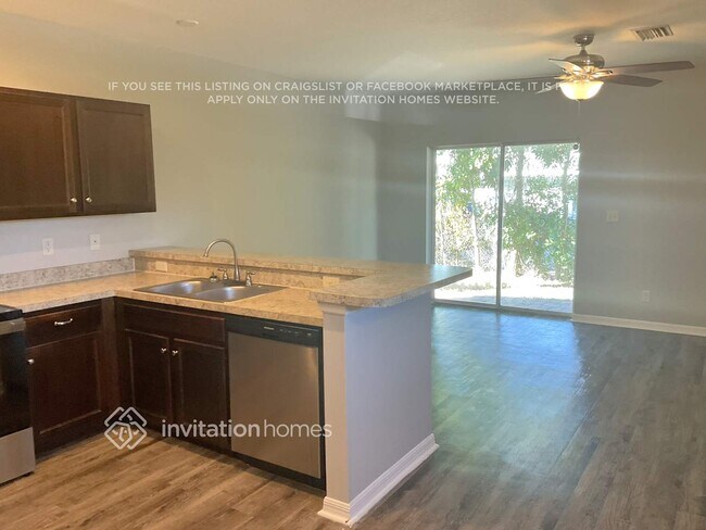 Building Photo - 4004 11th St E