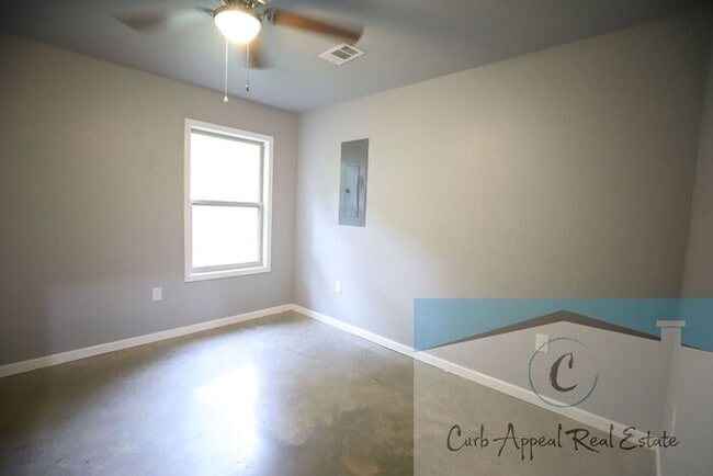 Building Photo - 2-bedroom, 2 bath apartment recently built...