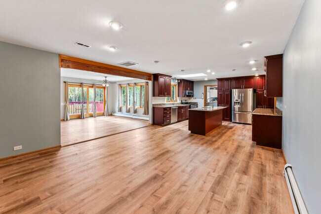 Building Photo - 2226 Shannondale Dr