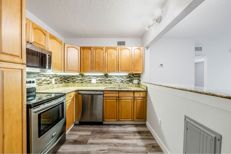 Building Photo - 715 20th St