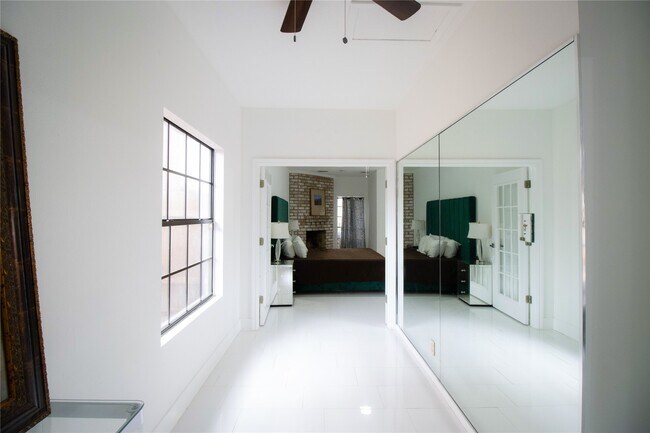 Building Photo - 1914 Hickory Lawn Dr