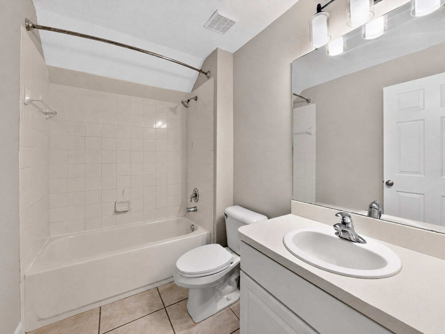 Building Photo - 6641 Cambridge Park Dr