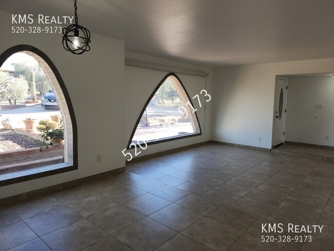 Building Photo - 500 E Eden Pl