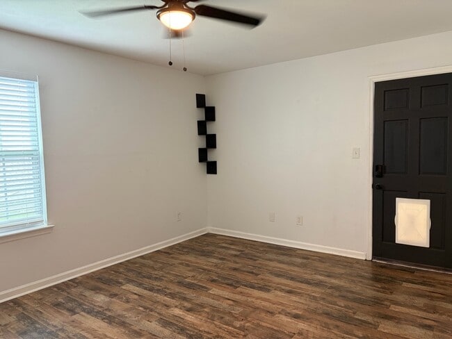 Building Photo - 3158 Huttersfield Cir