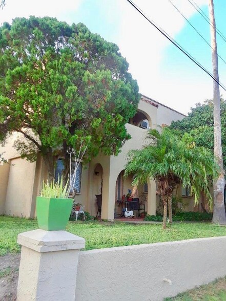 Primary Photo - 542 W Polk St