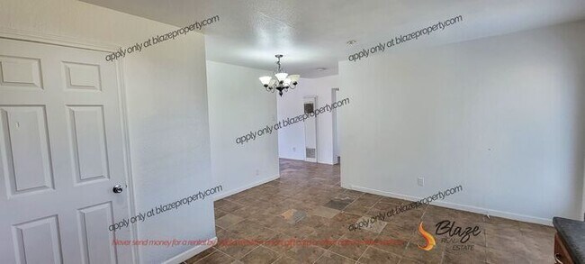 Building Photo - Martin Rd 2 Bedroom 1 Bath