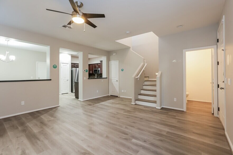 Building Photo - 7032 S 7th Ln