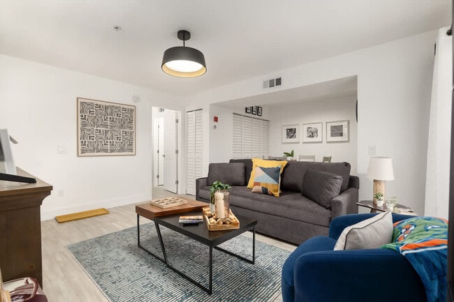 Building Photo - 2360 SW Archer Rd