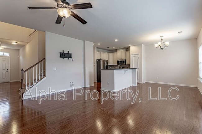 Building Photo - 14 Irvington Dr