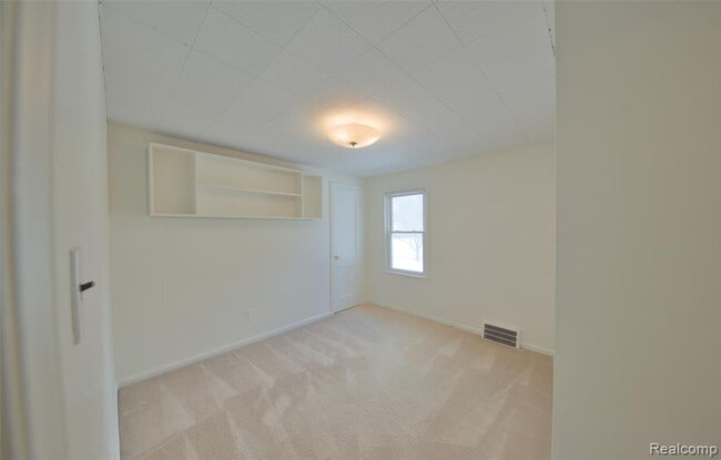 Building Photo - 9249 Whitall Ln