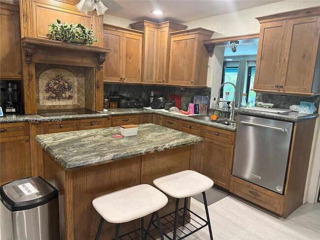 Building Photo - 5170 SW 18th Ct