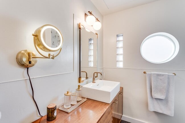 Building Photo - 3510 Columbine St