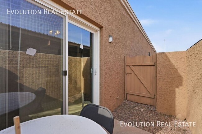 Building Photo - 20251 N 3rd Dr