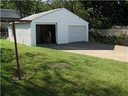 Building Photo - 8910 Santa Clara Dr