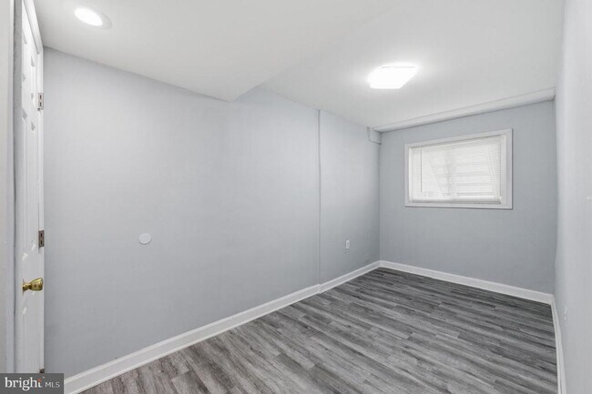 Building Photo - 4029 Grant St NE