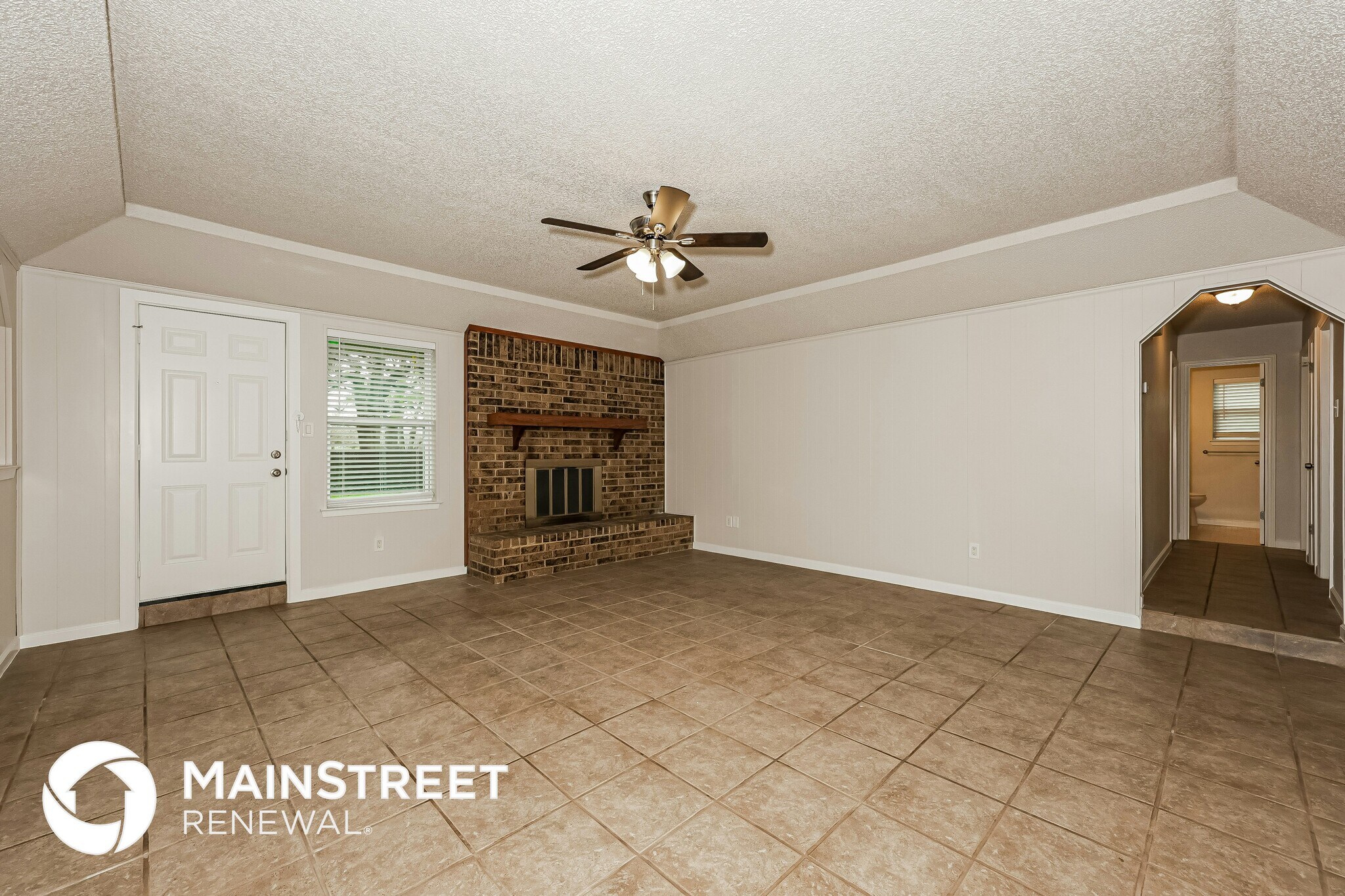 Building Photo - 2025 Schumac Ln