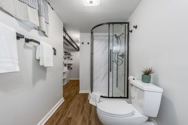 Building Photo - 4945 N Euclid Ave