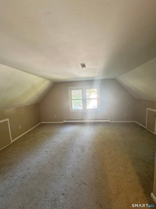 Building Photo - 482 Ash Dr