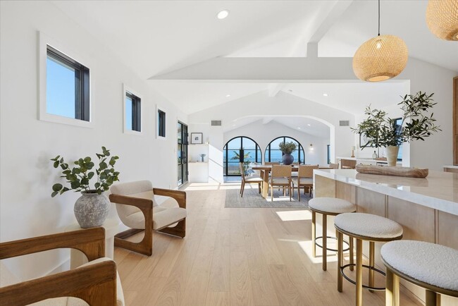 Building Photo - Completely Remodeled, Custom 4BR3.5BA Hilltop Home w/ Incredible Panoramic Ocean/Whitewater/Coast...