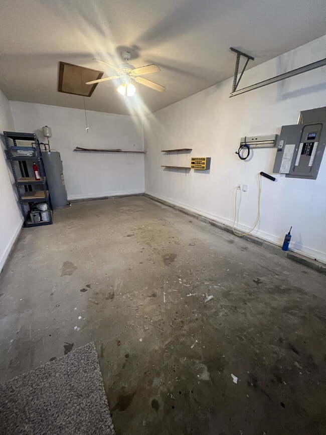 Building Photo - 3440 Sandpiper Dr