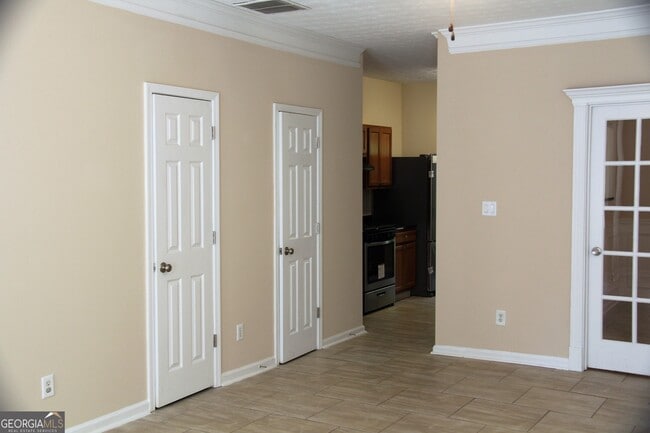 Building Photo - 962 Tree Creek Blvd