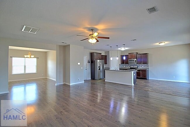 Building Photo - 1301 Windrow Dr