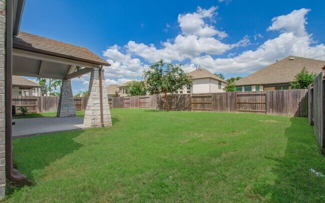 Building Photo - 15108 Botanical Garden Dr