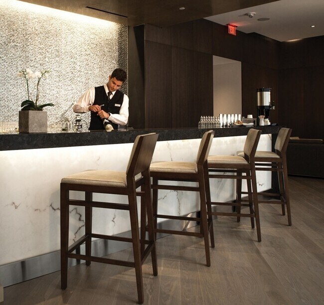 Building Photo - 580 Washington St