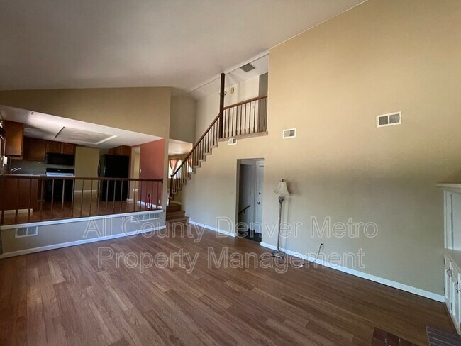 Building Photo - 6534 Zinnia St