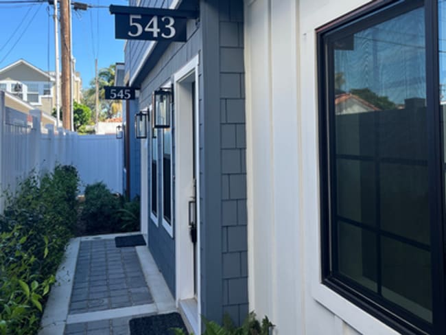 Building Photo - 543 Orange Ave