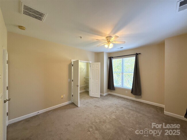Building Photo - 2504 Cranbrook Ln