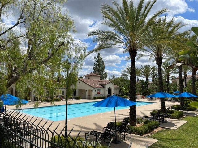 Building Photo - 810 The Promenade