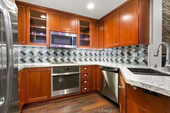 Building Photo - 84 Meridian Dr