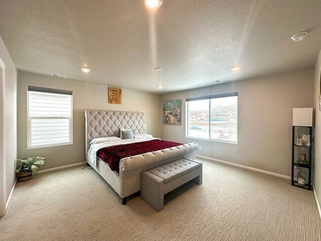 Building Photo - Meadowlark serene 4bd retreat