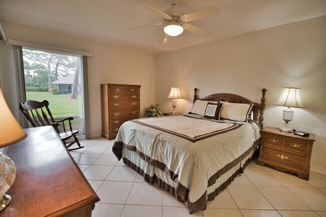 Building Photo - Seasonal Short-Term First Floor Condo in Pinebrook Lake Club Community with Community Pool!