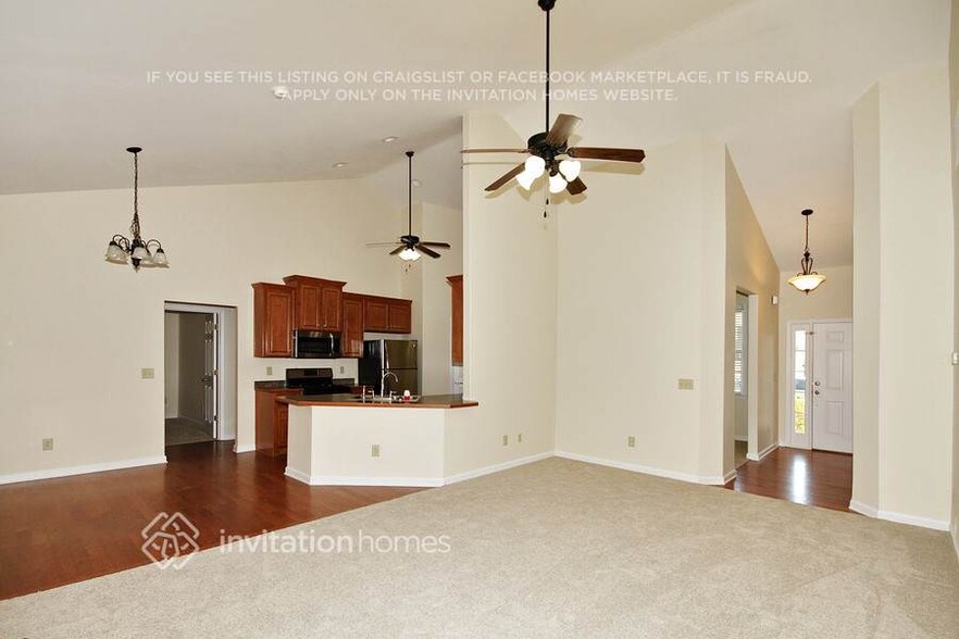 Building Photo - 503 Autumn Ridge Dr