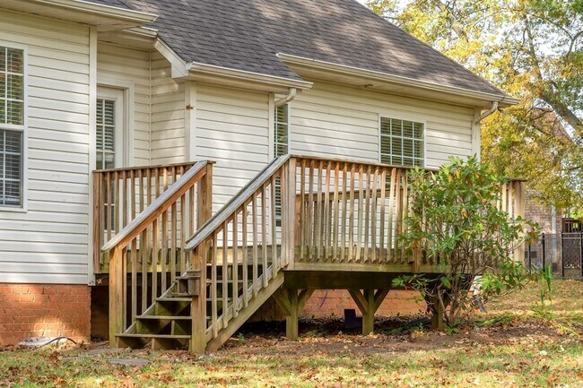 Building Photo - 107 Havenwood Ct