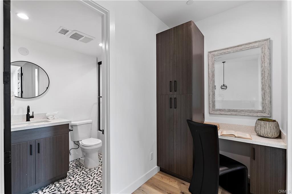 Building Photo - 11860 W Flower Ln