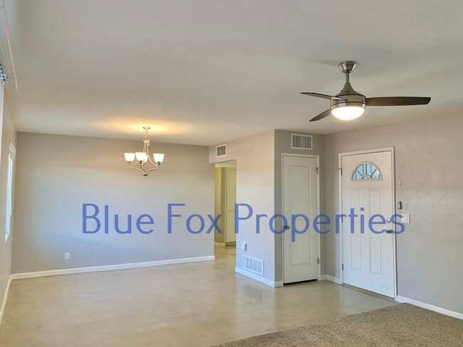 Building Photo - 602 N Palo Verde Blvd